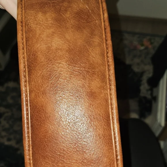 Chic Brown Crossbody Bag with Paisley Strap - Picture 5 of 7